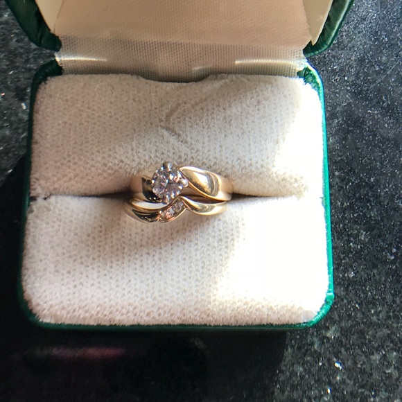 18k Wedding Solitaire and Matching Band - Picture 1 of 10